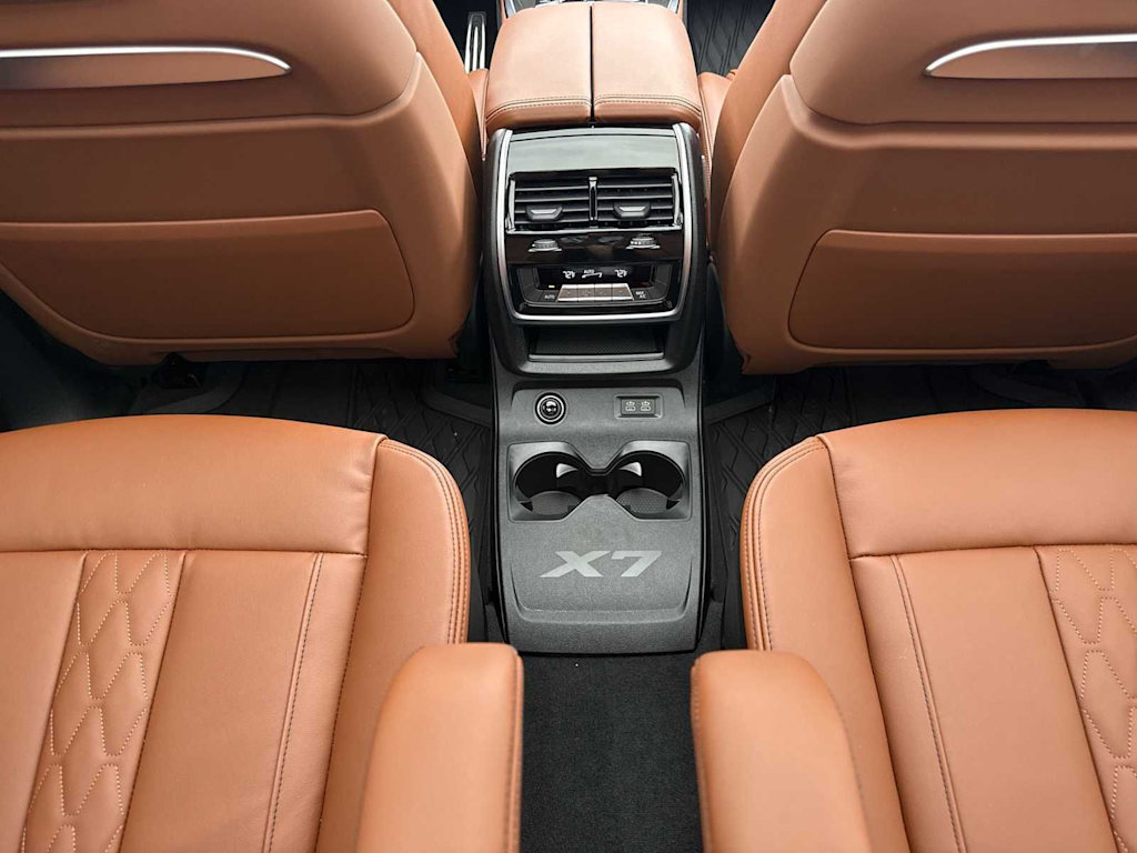 Thumbnail: 2026 BMW X7 - 39