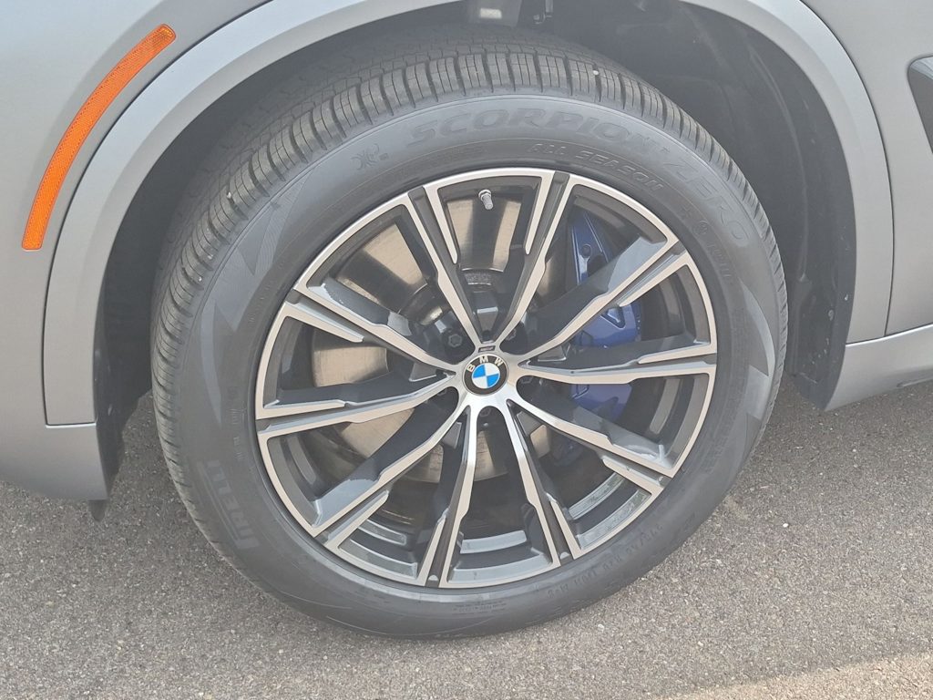 Thumbnail: 2024 BMW X5 - 8