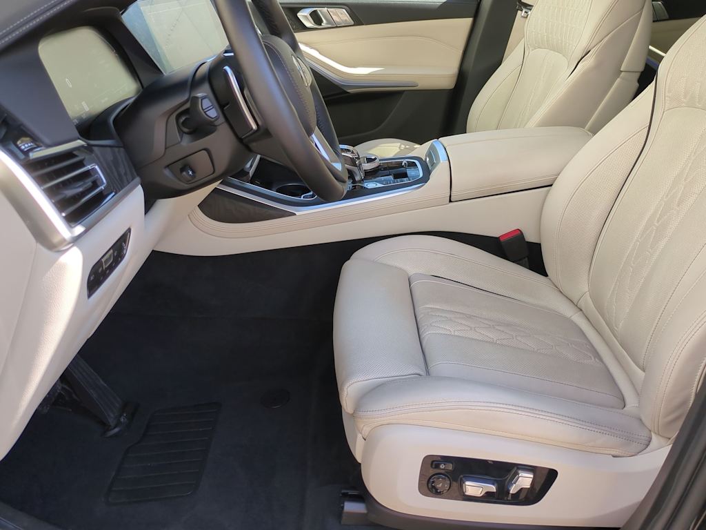 2022 BMW X7 xDrive40i 10