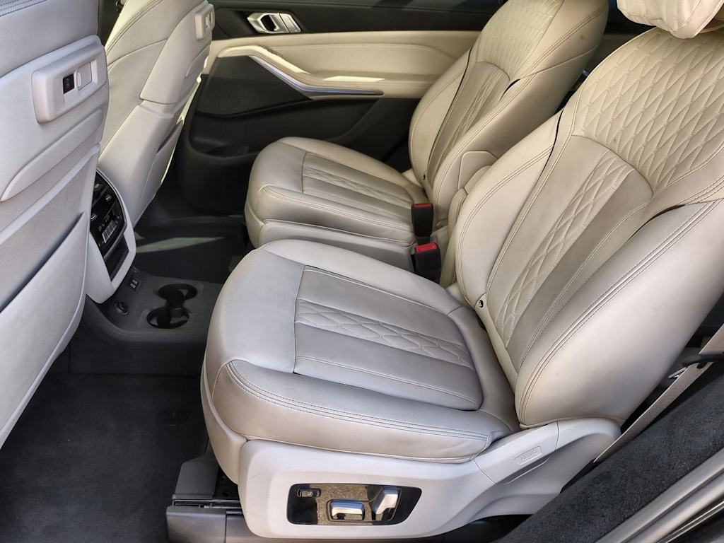 2022 BMW X7 xDrive40i 12