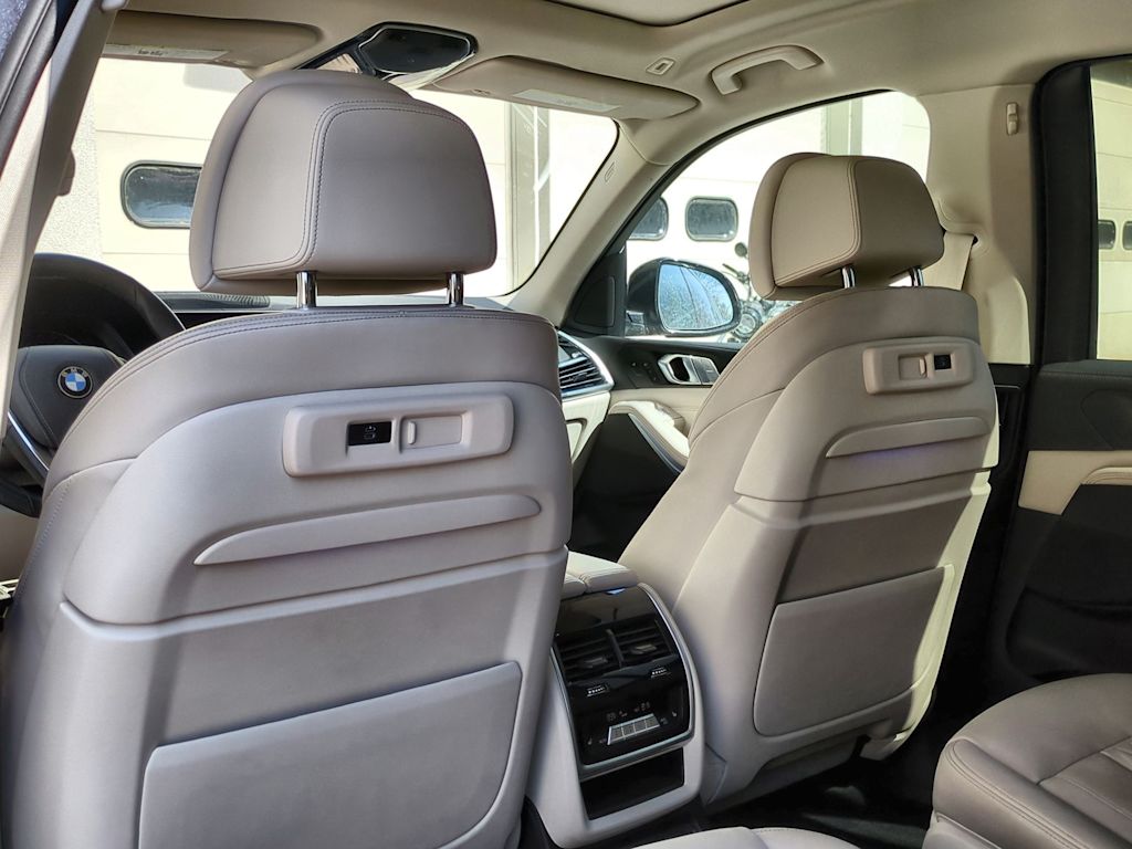 2022 BMW X7 xDrive40i 11