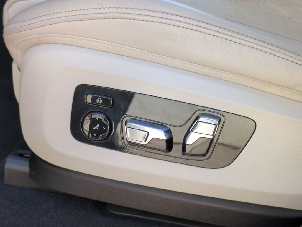 2022 BMW X7 xDrive40i 26