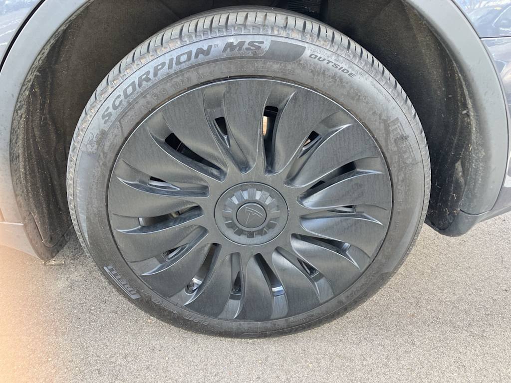 Thumbnail: 2023 Tesla Model Y - 16