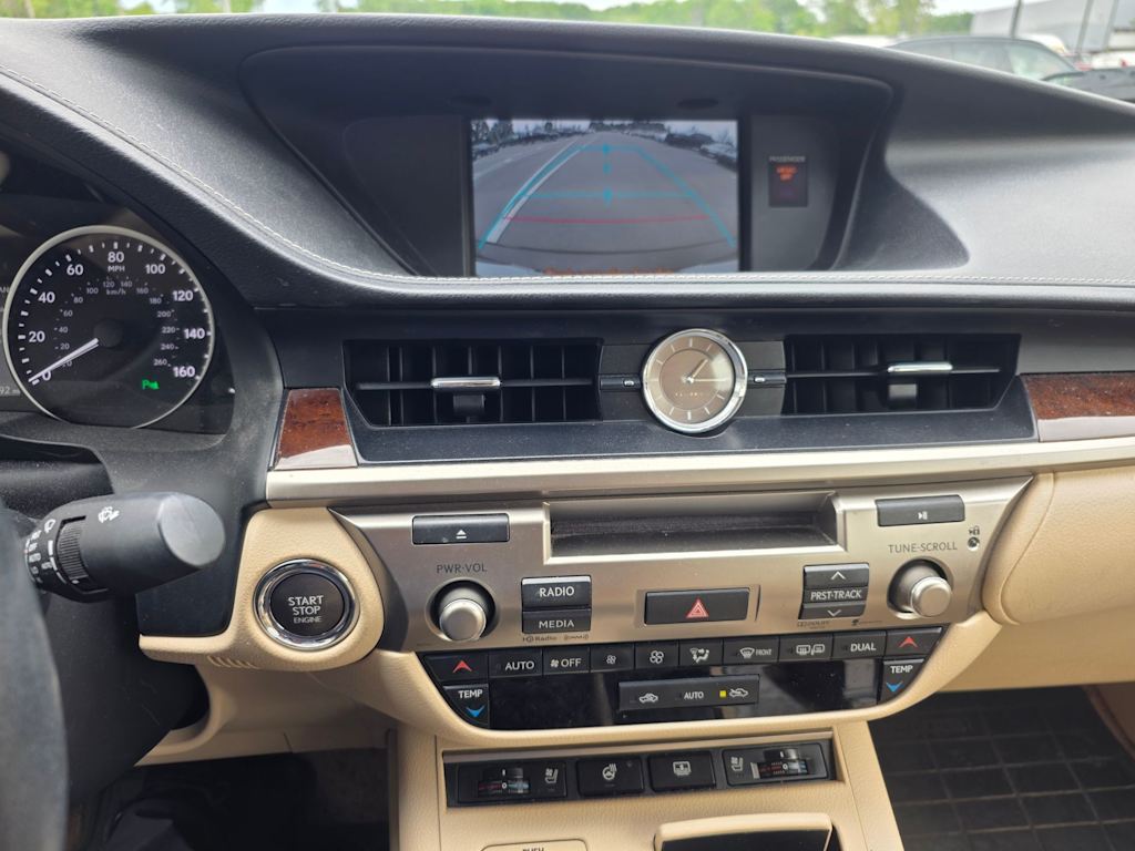 Thumbnail: 2014 Lexus ES - 9