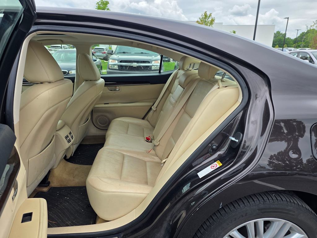 Thumbnail: 2014 Lexus ES - 8