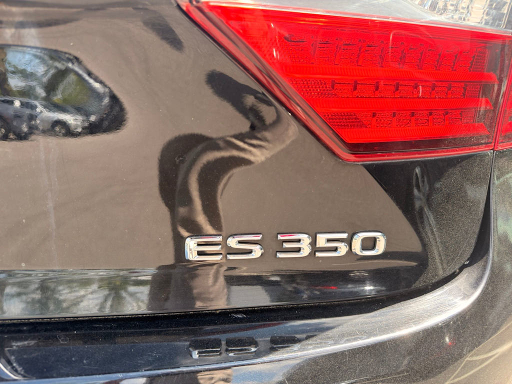 Thumbnail: 2015 Lexus ES - 5