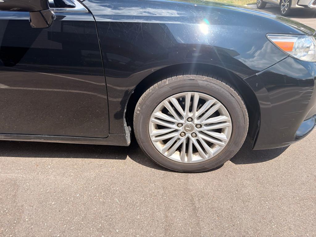 Thumbnail: 2015 Lexus ES - 6