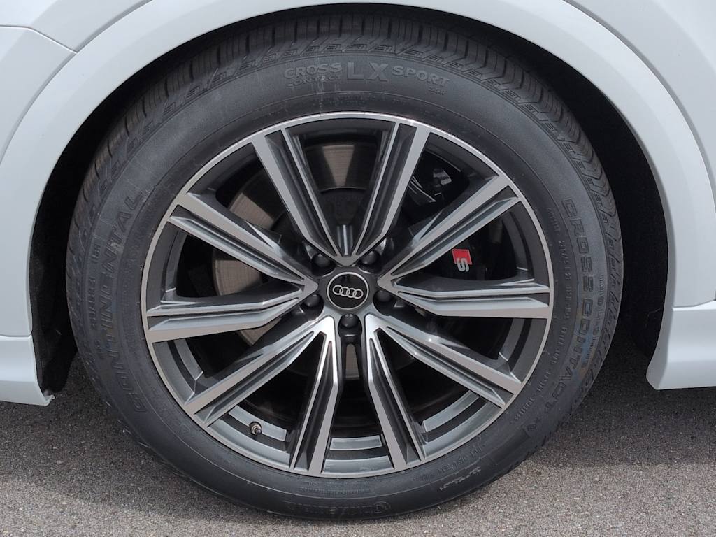 Thumbnail: 2023 Audi SQ8 - 8