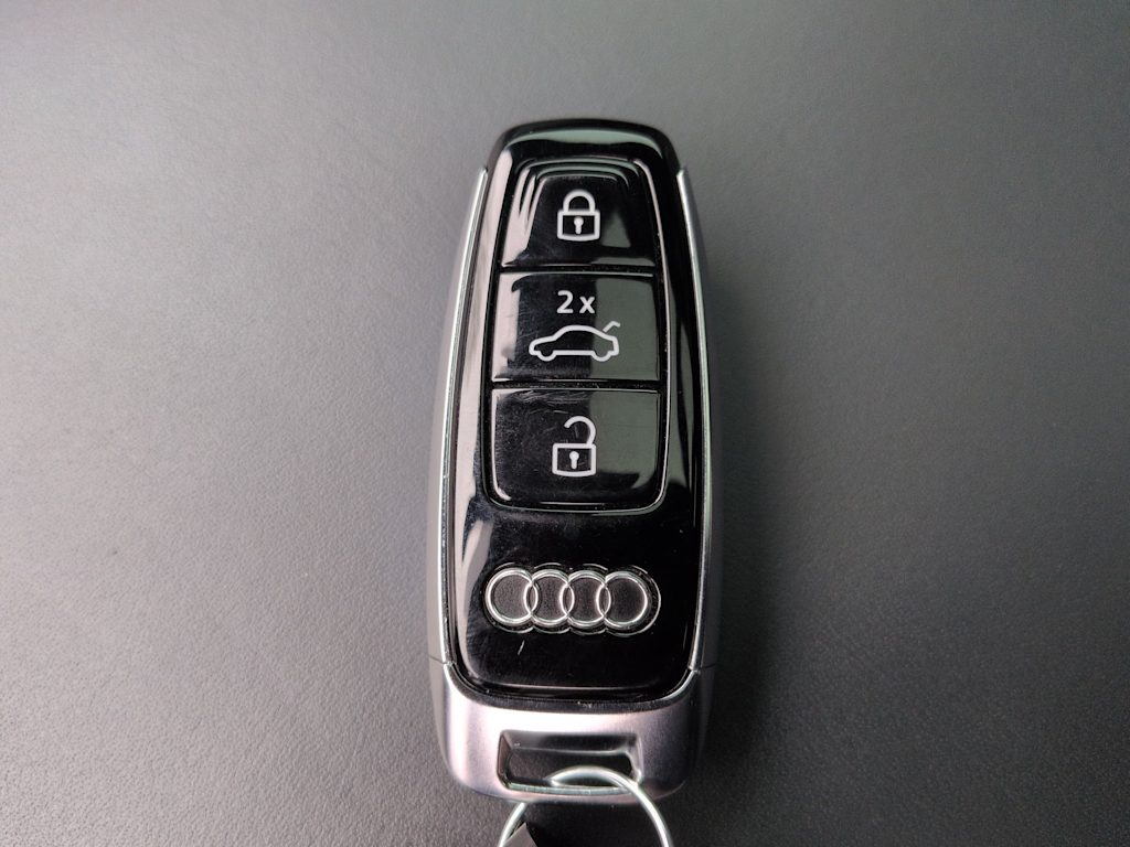Thumbnail: 2023 Audi SQ8 - 19