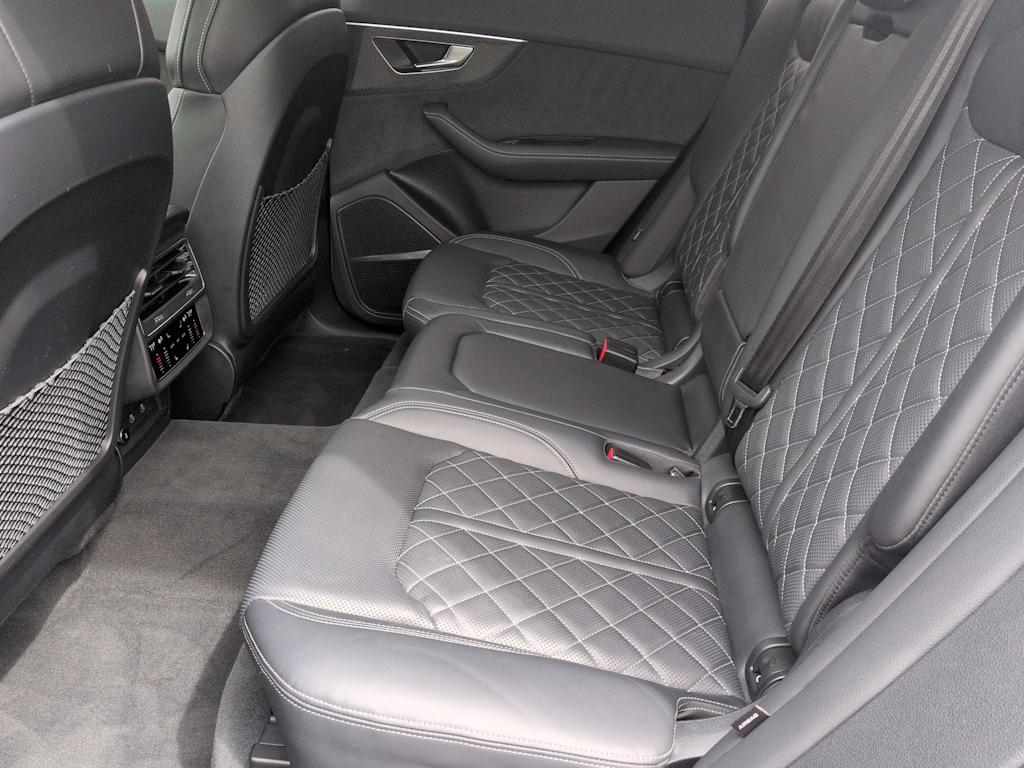 Thumbnail: 2023 Audi SQ8 - 26