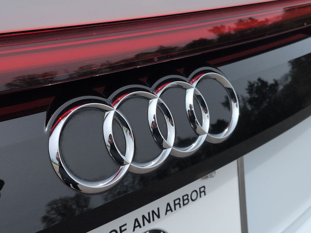 Thumbnail: 2023 Audi SQ8 - 7
