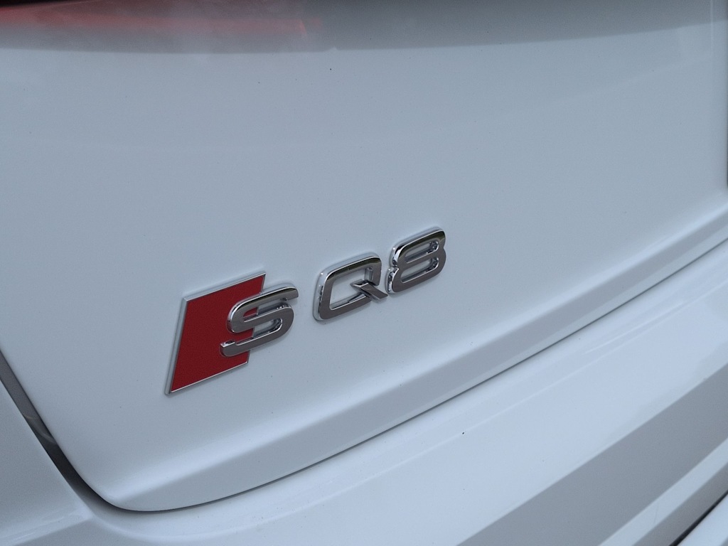 Thumbnail: 2023 Audi SQ8 - 24
