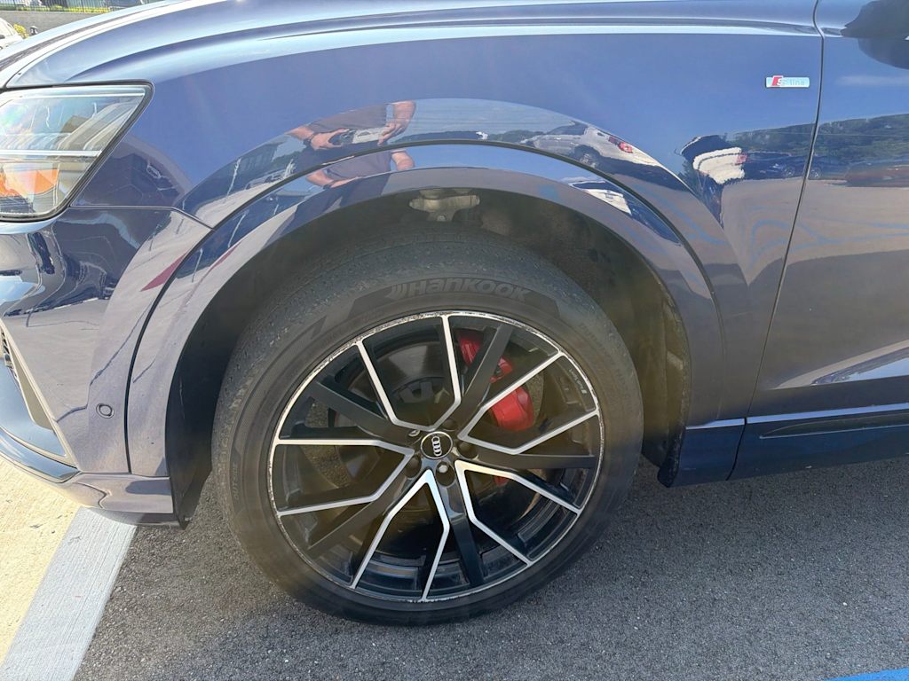 Thumbnail: 2019 Audi Q8 - 8