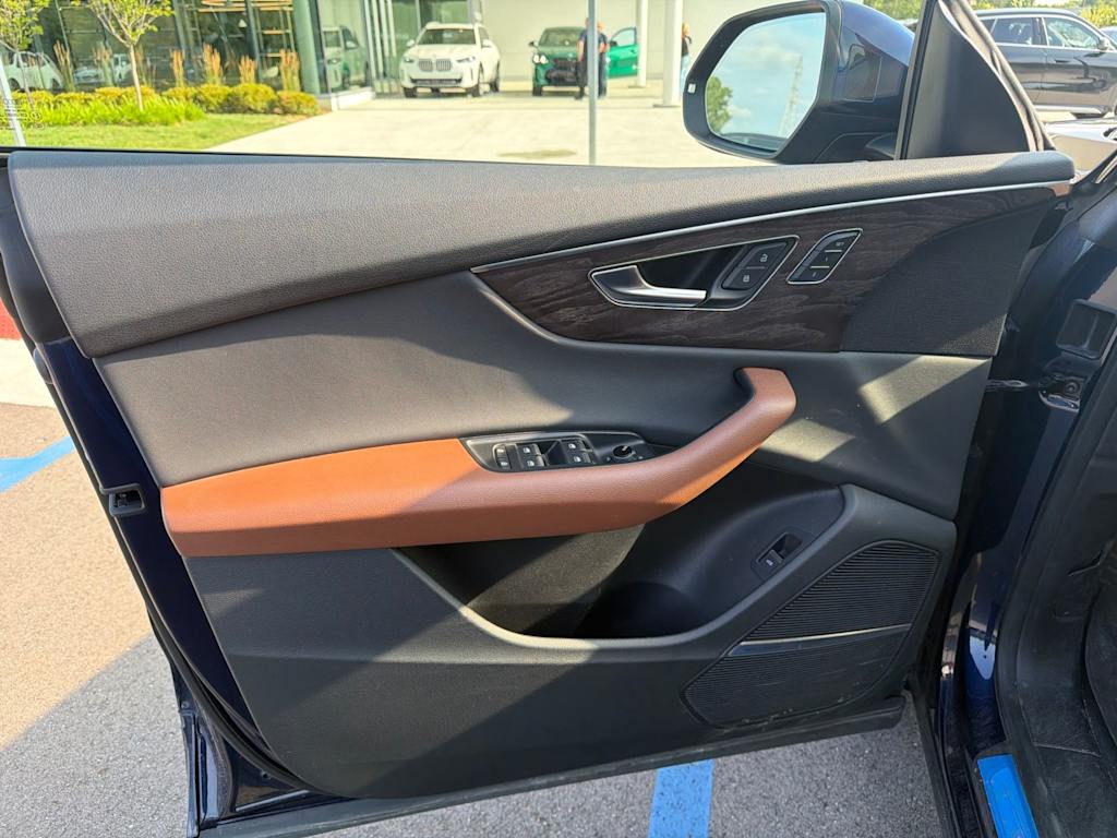 Thumbnail: 2019 Audi Q8 - 33