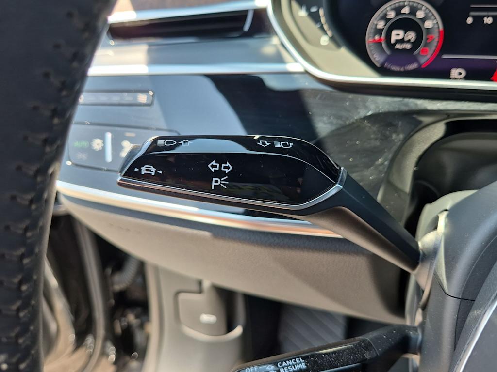 Thumbnail: 2019 Audi A8 - 32