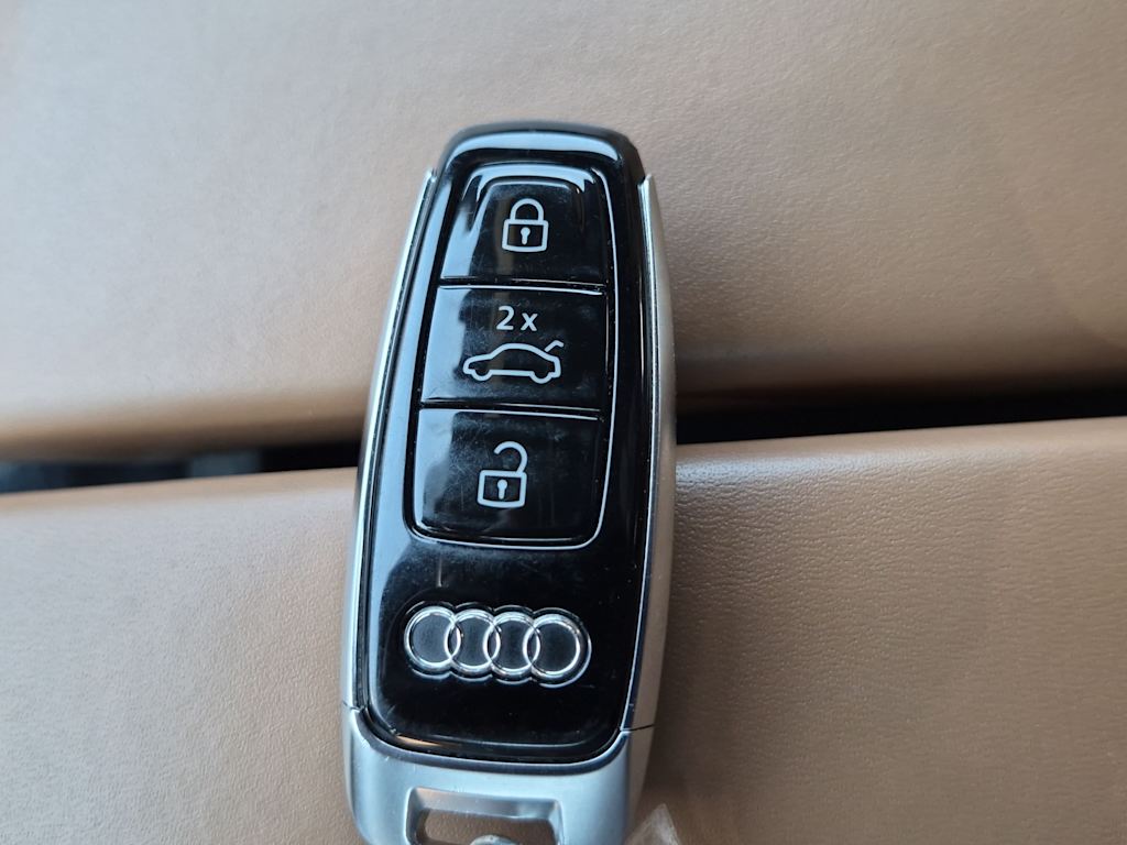 Thumbnail: 2019 Audi A8 - 19