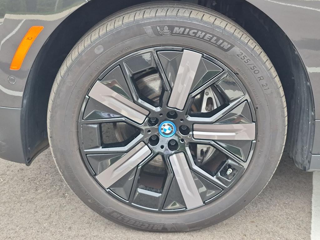 Thumbnail: 2024 BMW iX - 8