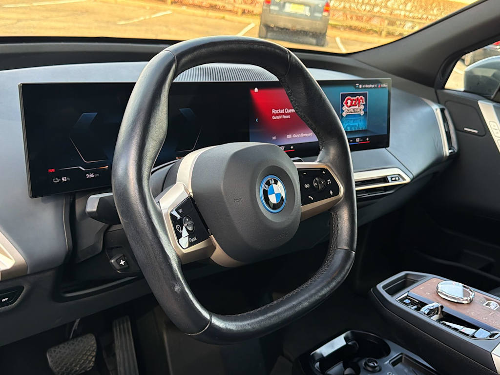 Thumbnail: 2023 BMW iX - 13