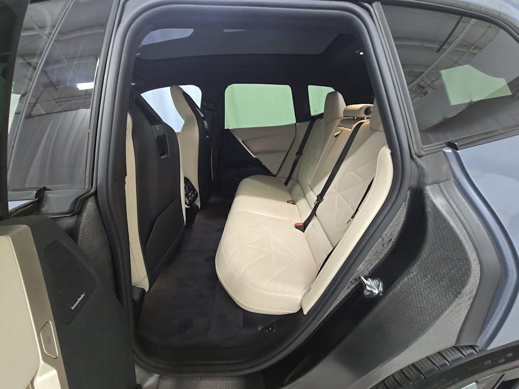 Thumbnail: 2024 BMW iX - 8