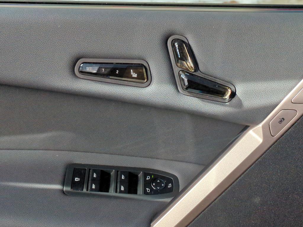 Thumbnail: 2025 BMW iX - 23