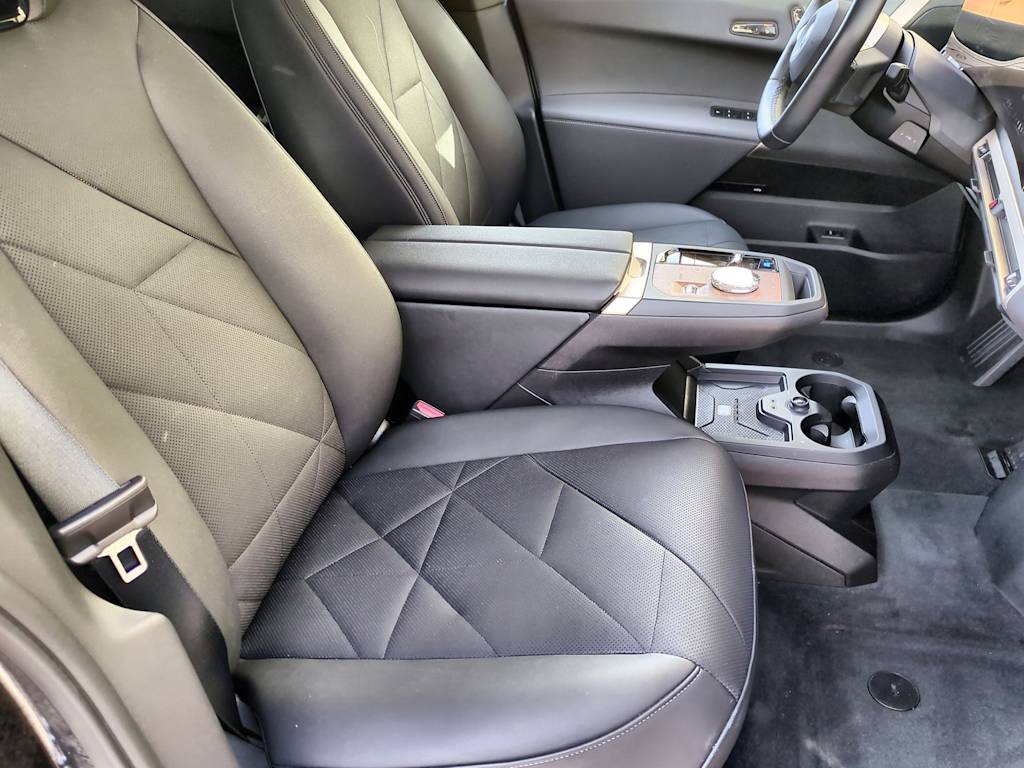 Thumbnail: 2025 BMW iX - 11