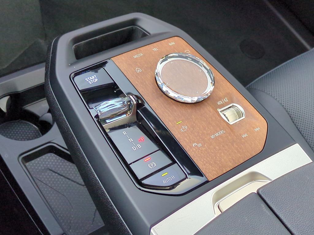 Thumbnail: 2025 BMW iX - 15