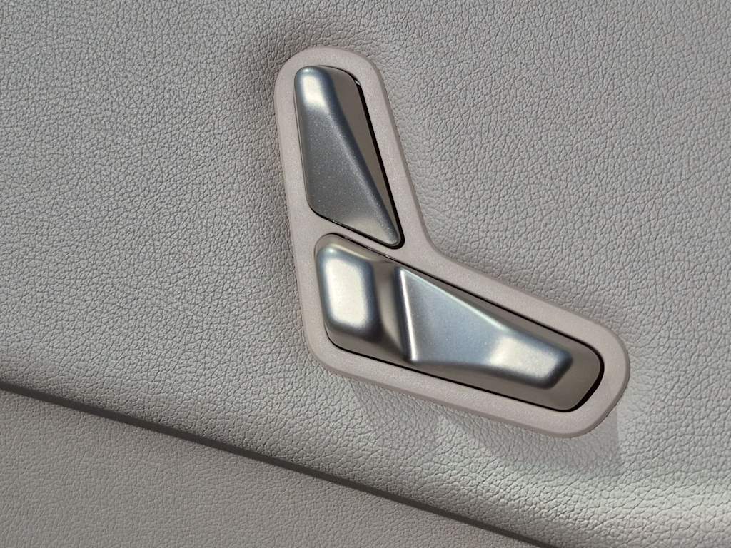 Thumbnail: 2024 BMW iX - 25
