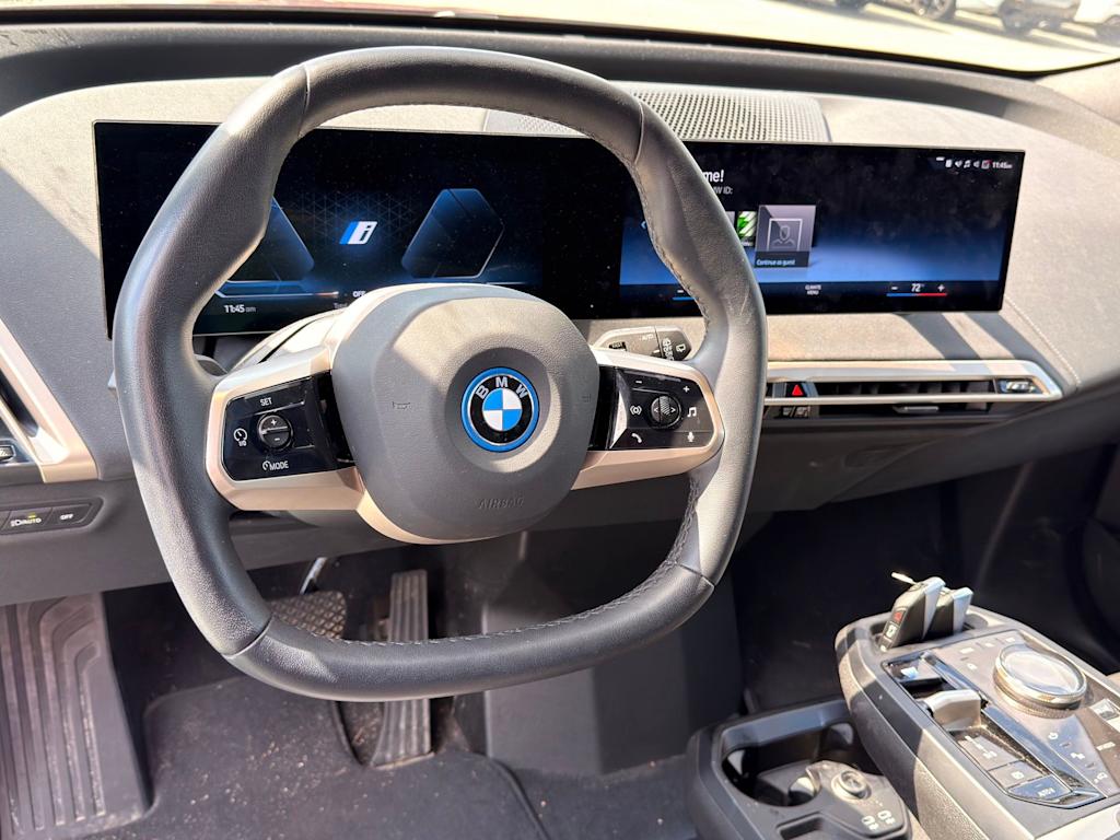 Thumbnail: 2022 BMW iX - 8