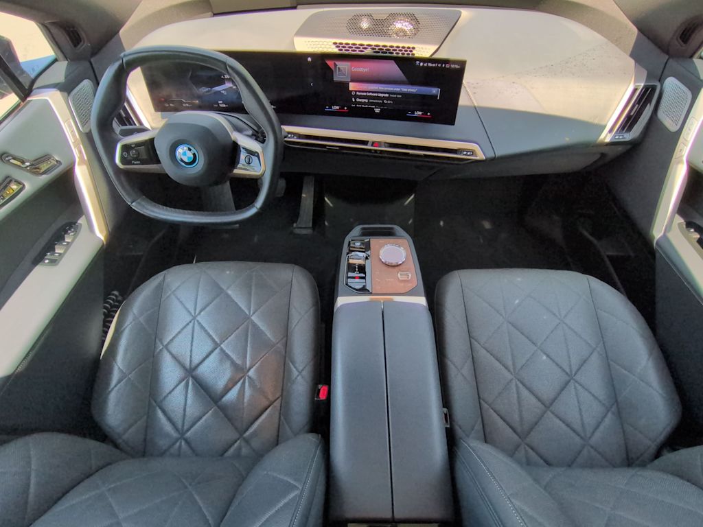 Thumbnail: 2023 BMW iX - 9