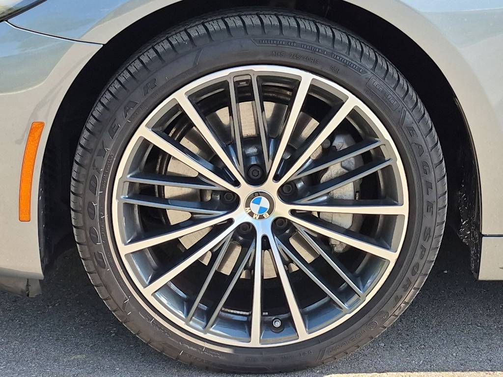 Thumbnail: 2023 BMW 5 Series - 8