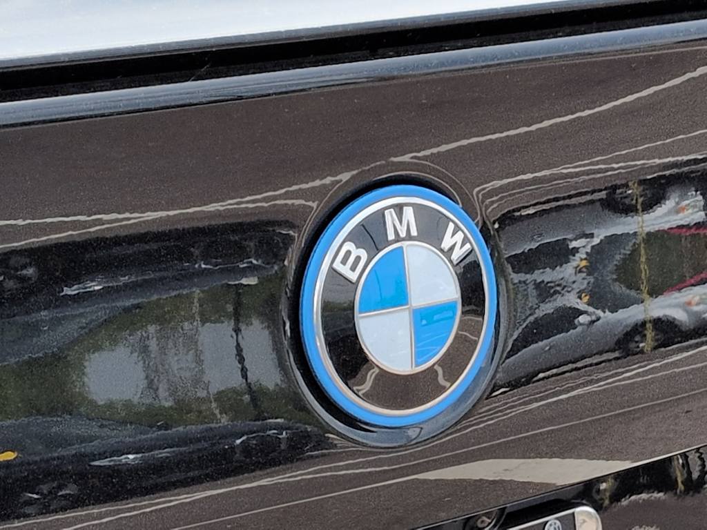 Thumbnail: 2027 BMW 5 Series - 7