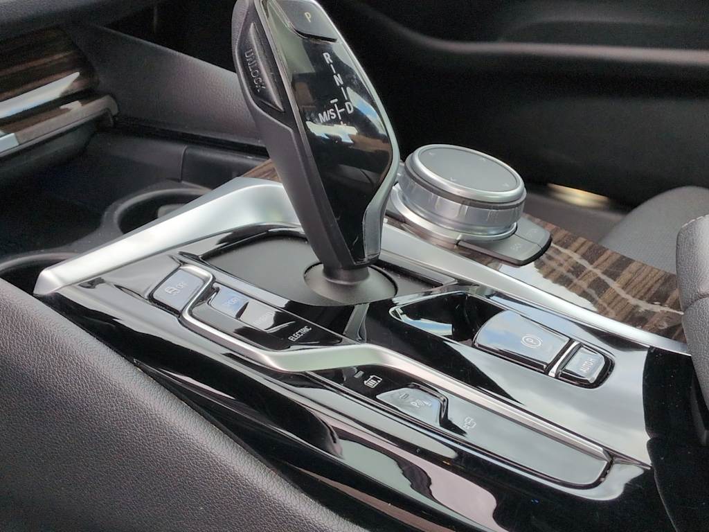 Thumbnail: 2021 BMW 5 Series - 15