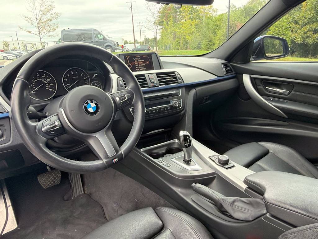 Thumbnail: 2013 BMW 3 Series - 10