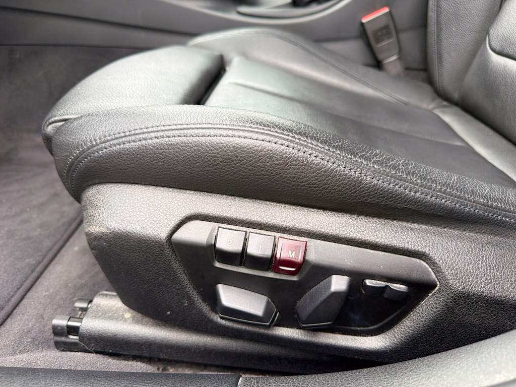 Thumbnail: 2013 BMW 3 Series - 21