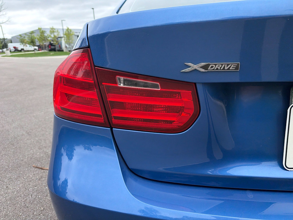 Thumbnail: 2013 BMW 3 Series - 15