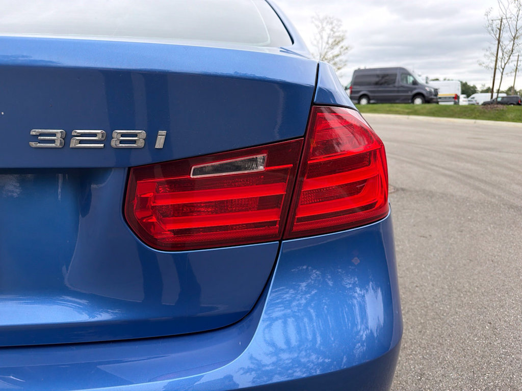 Thumbnail: 2013 BMW 3 Series - 14