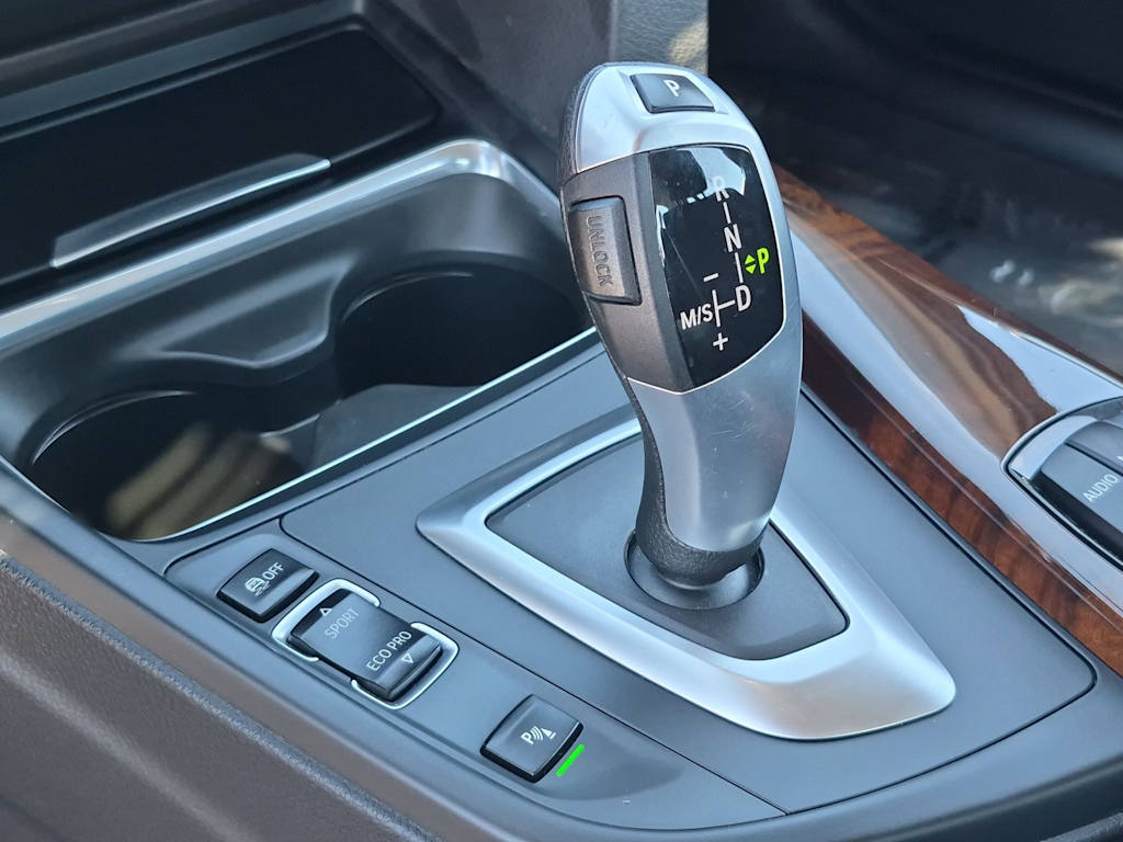 Thumbnail: 2015 BMW 3 Series - 16