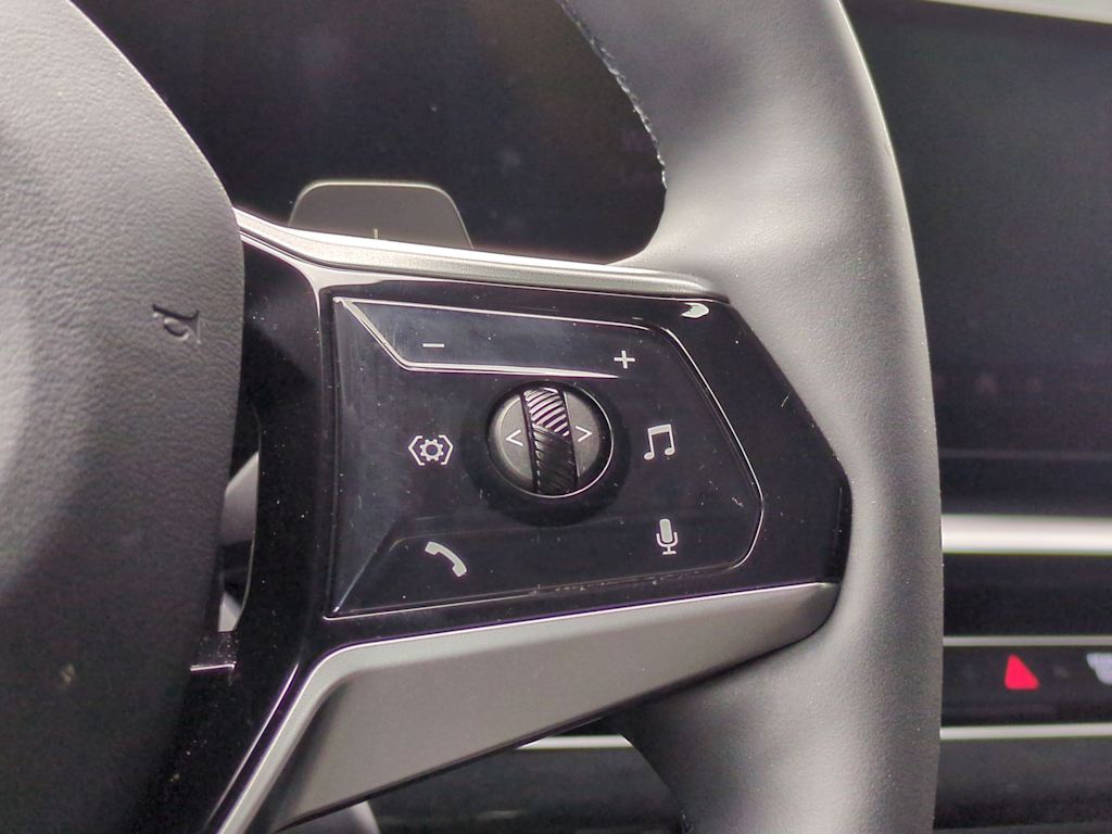 Thumbnail: 2025 BMW 5 Series - 33