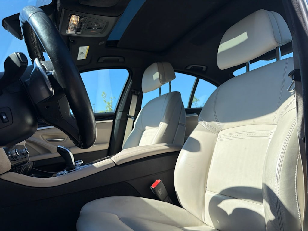Thumbnail: 2016 BMW 5 Series - 8