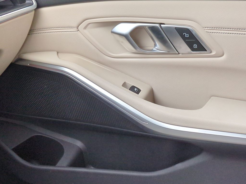 Thumbnail: 2019 BMW 3 Series - 36