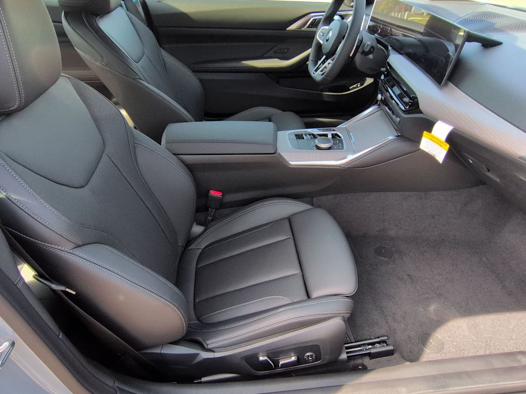 Thumbnail: 2026 BMW 4 Series - 11