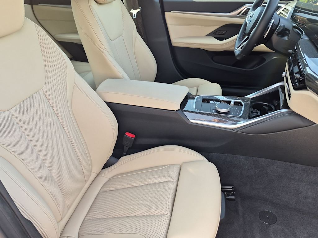 Thumbnail: 2026 BMW 4 Series - 12