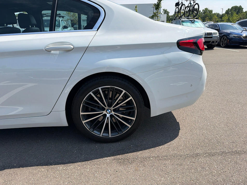 Thumbnail: 2021 BMW 5 Series - 16