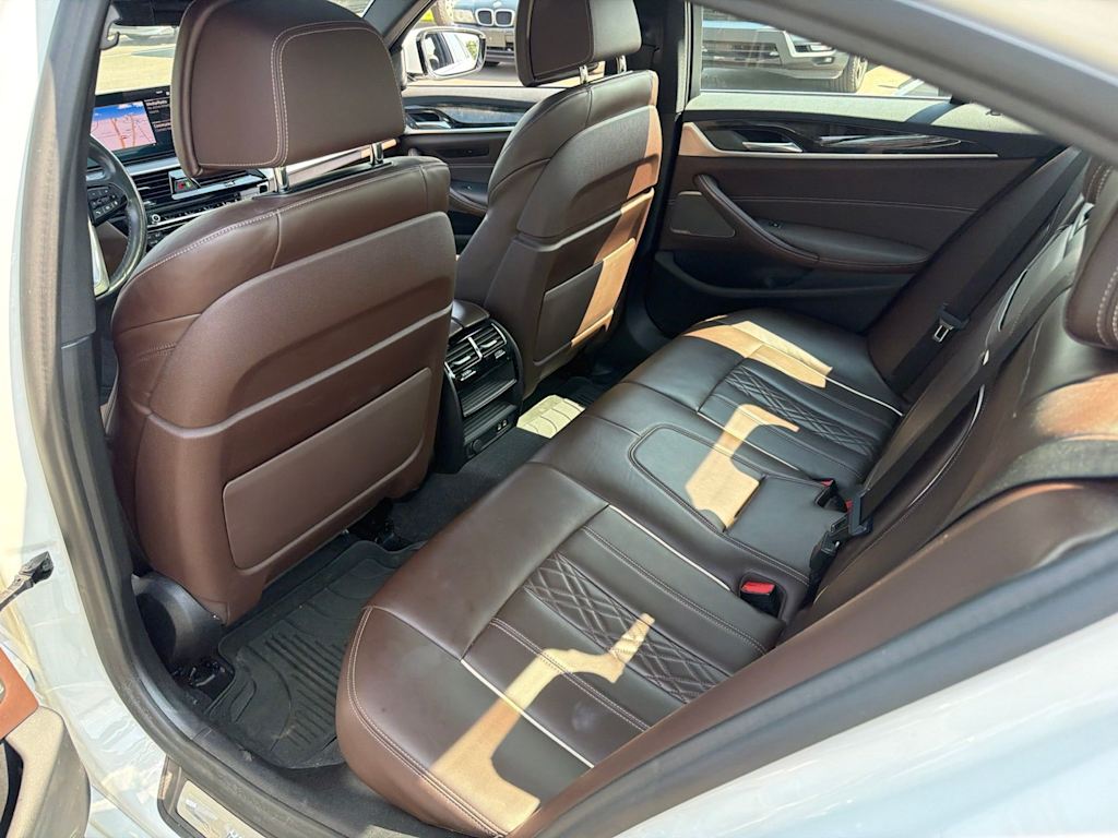 Thumbnail: 2021 BMW 5 Series - 11