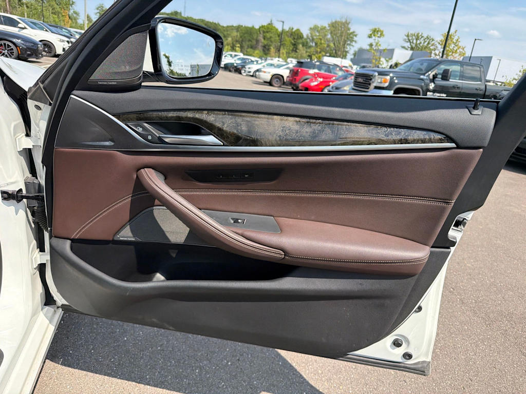 Thumbnail: 2021 BMW 5 Series - 33