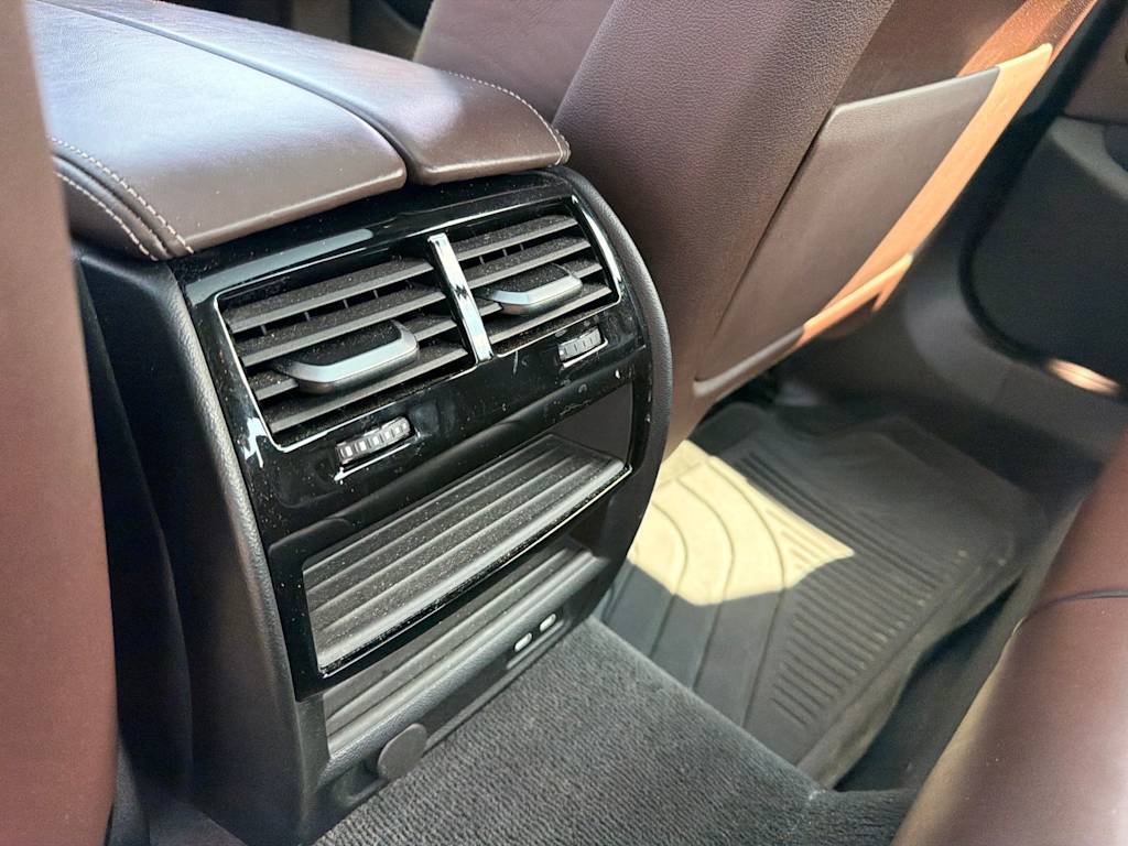 Thumbnail: 2021 BMW 5 Series - 29