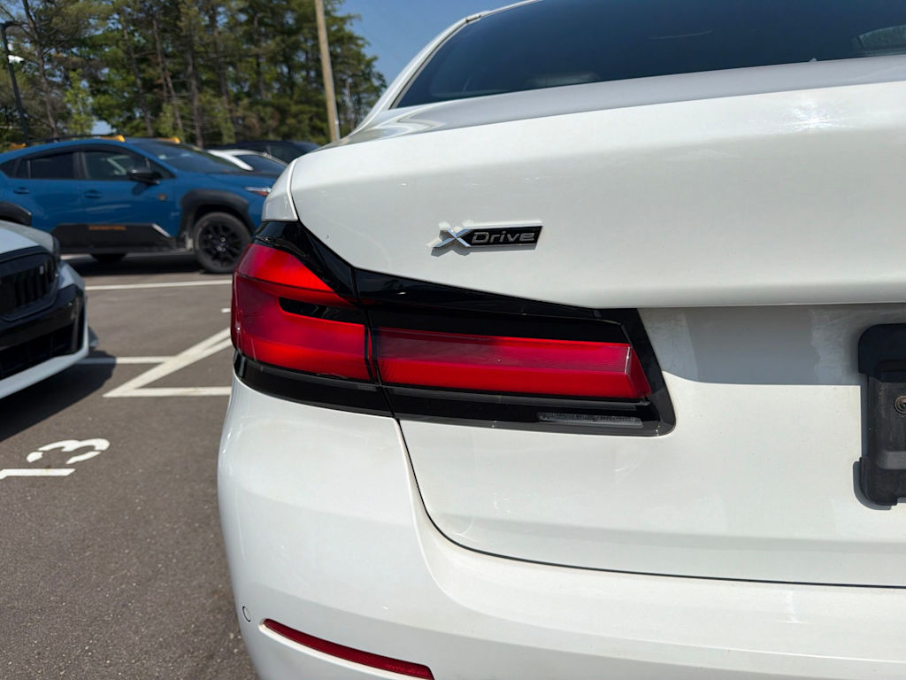 Thumbnail: 2021 BMW 5 Series - 17