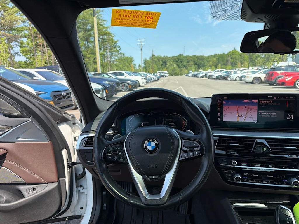 Thumbnail: 2021 BMW 5 Series - 12