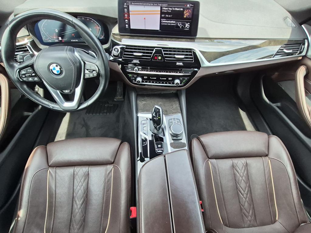 Thumbnail: 2021 BMW 5 Series - 10