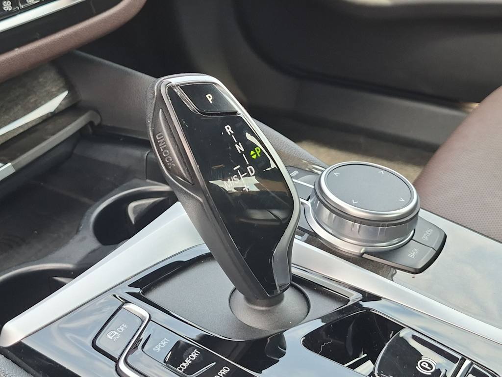 Thumbnail: 2021 BMW 5 Series - 16